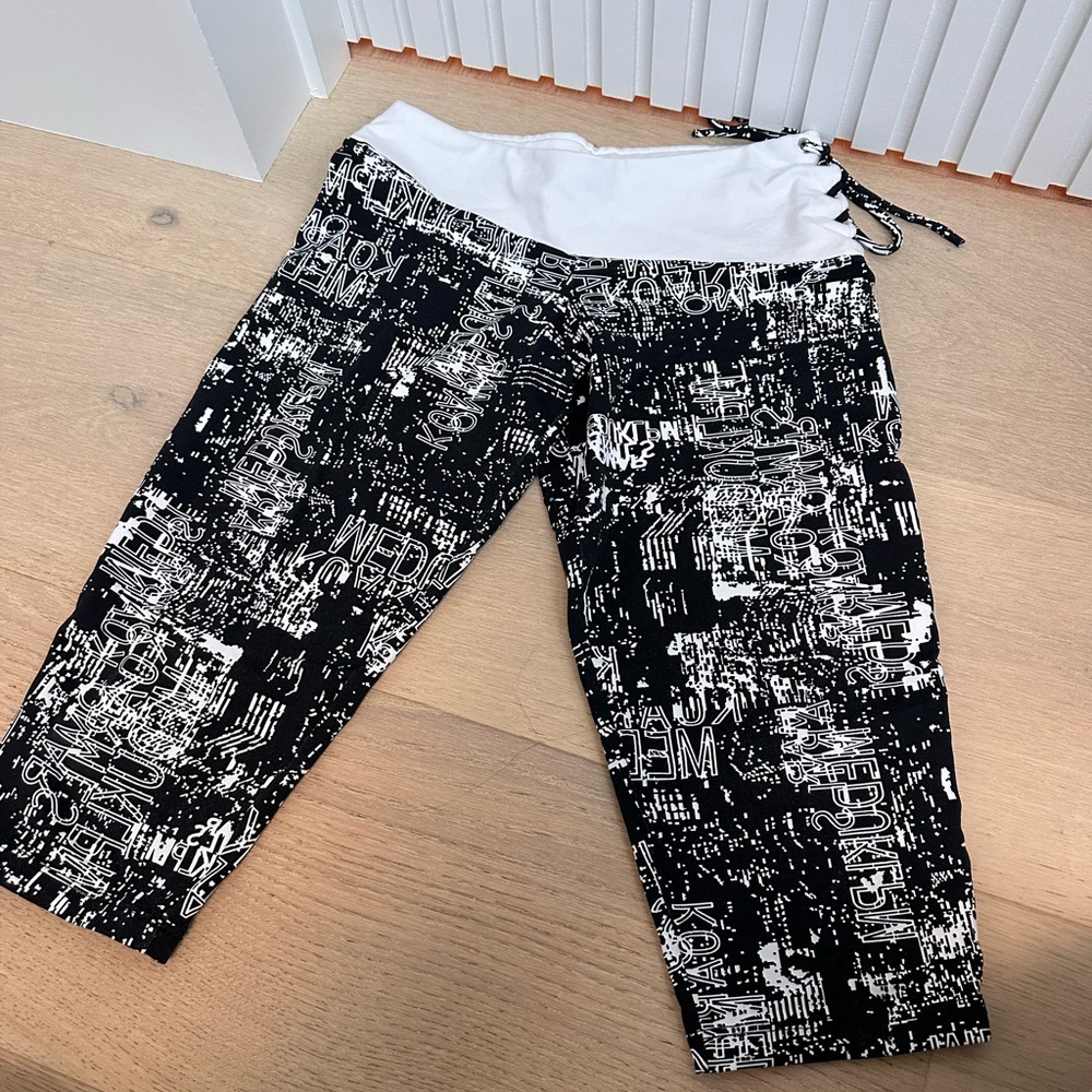 Woman Graphic Pattern Capris Leggings Size XS S M
